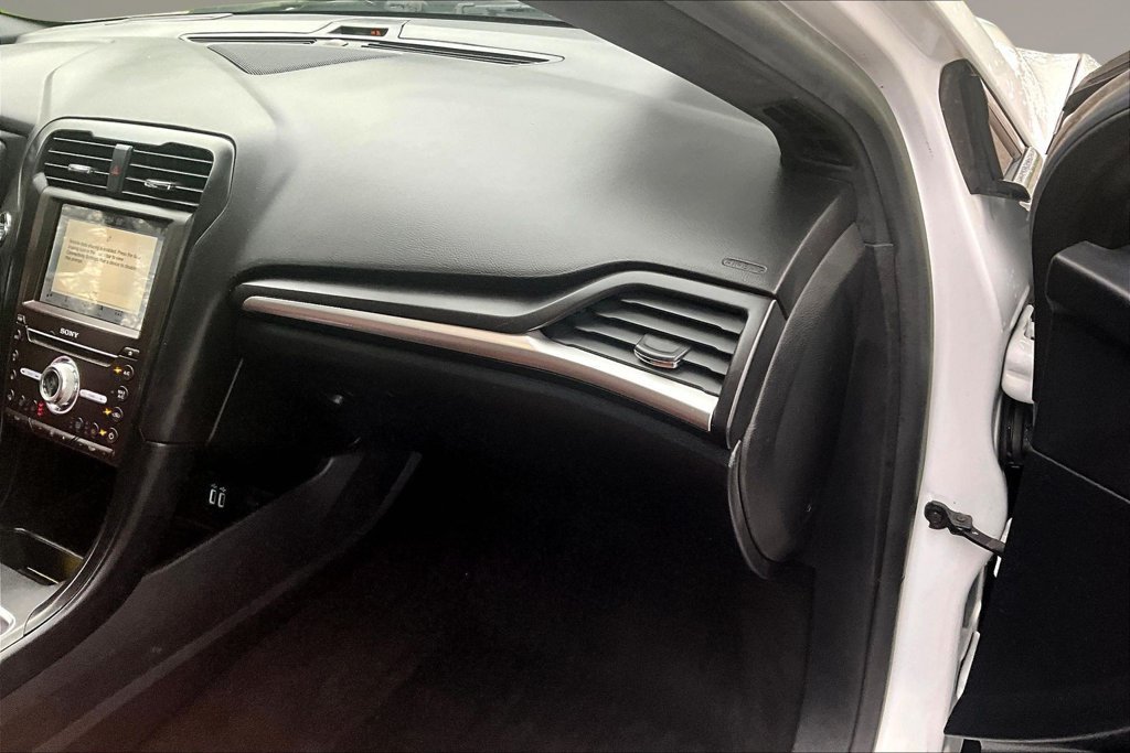Used 2019 Ford Fusion Titanium AWD/4WD image 23