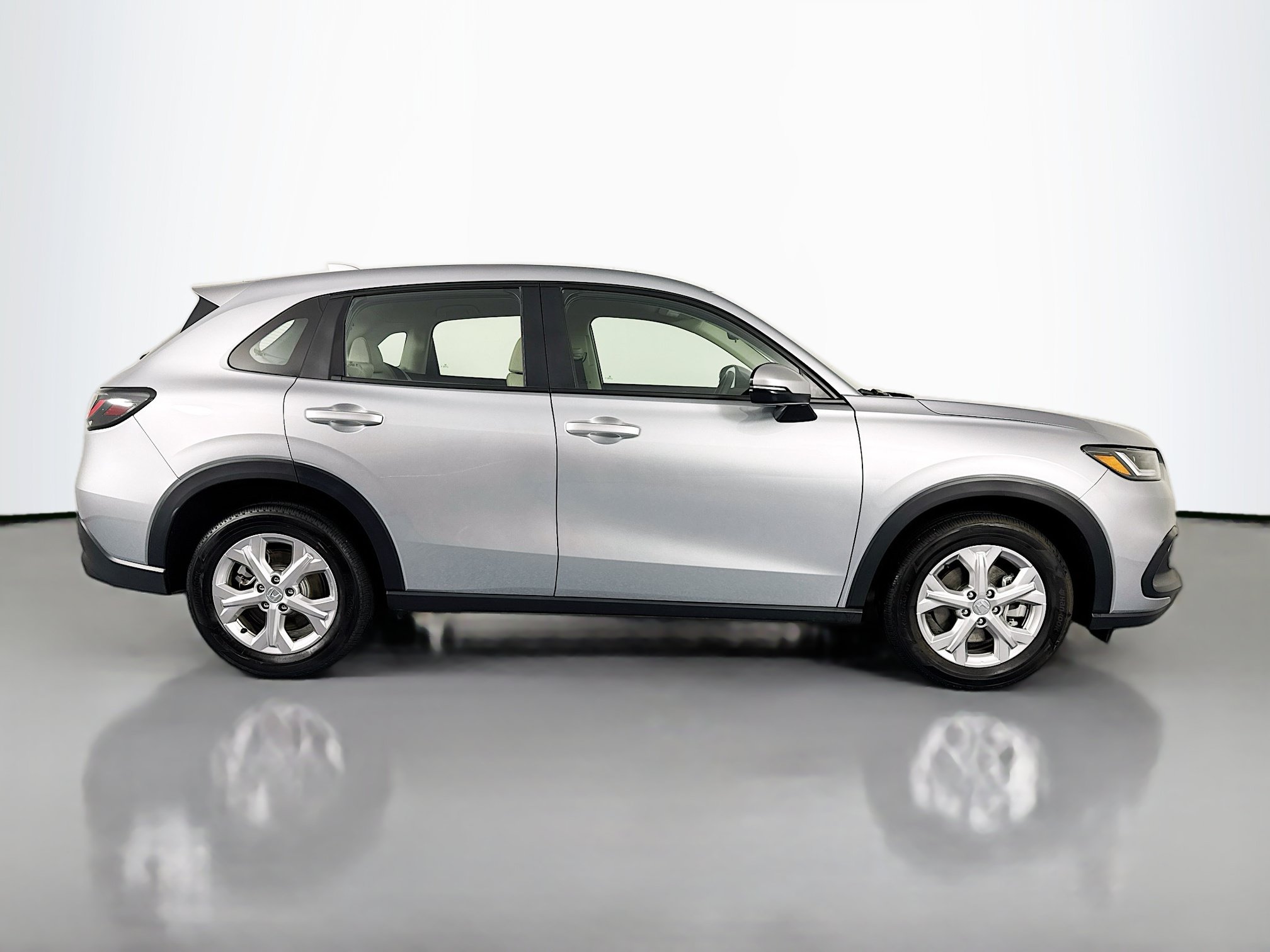 Certified 2025 Honda HR-V LX image 4