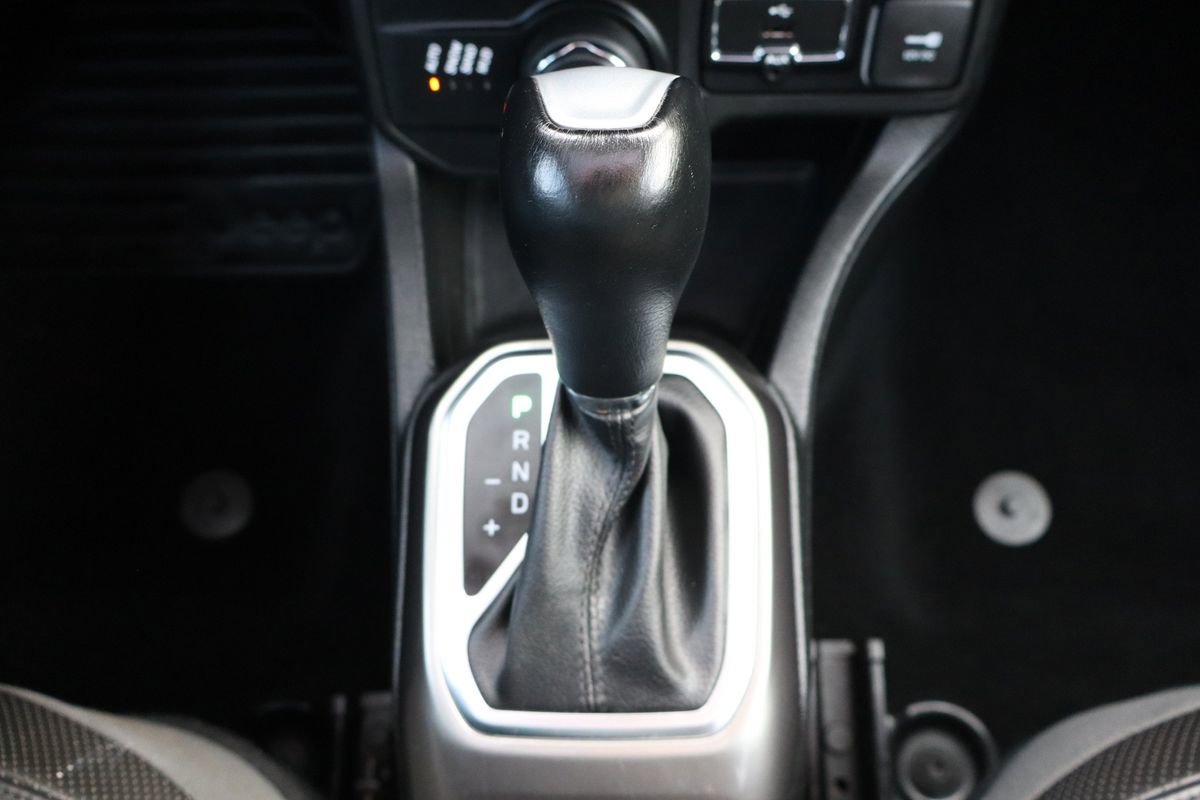 Used 2018 Jeep Renegade Limited w/ UConnect 8.4 Nav Group AWD/4WD image 37