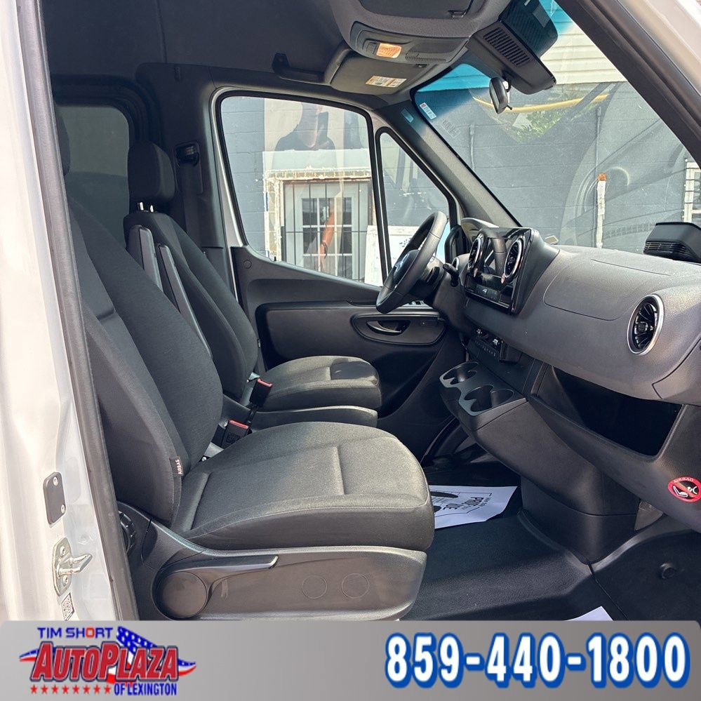 Used 2025 Mercedes-Benz Sprinter 2500 image 5