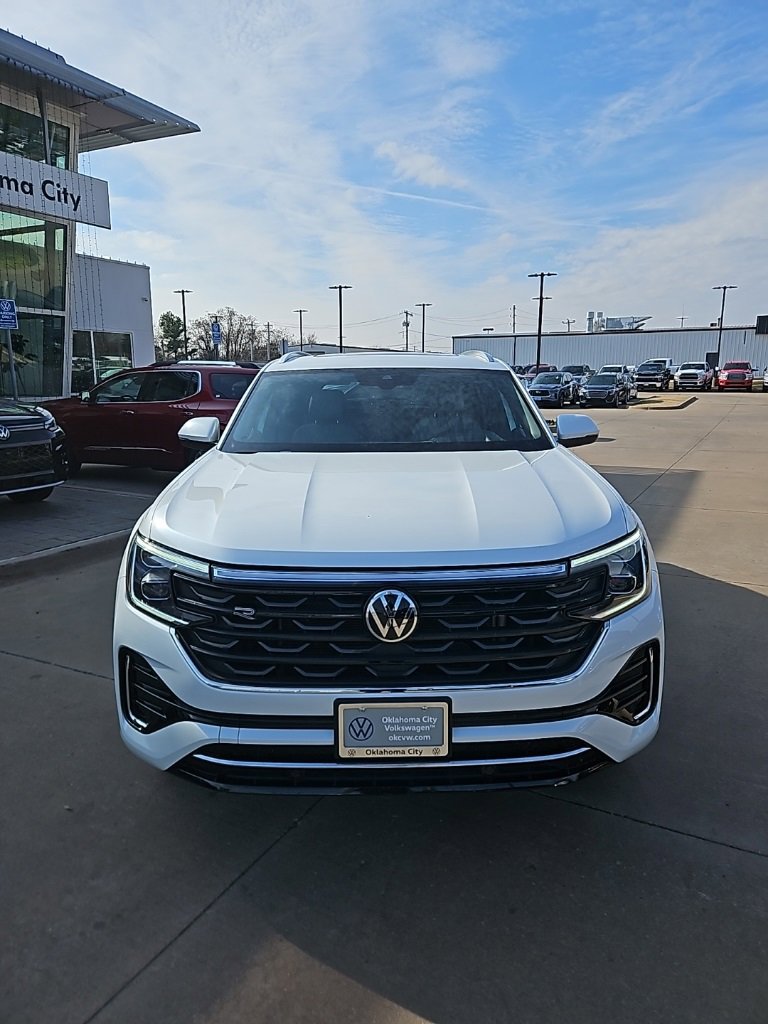 Used 2024 Volkswagen Atlas Cross Sport SEL R-Line image 2