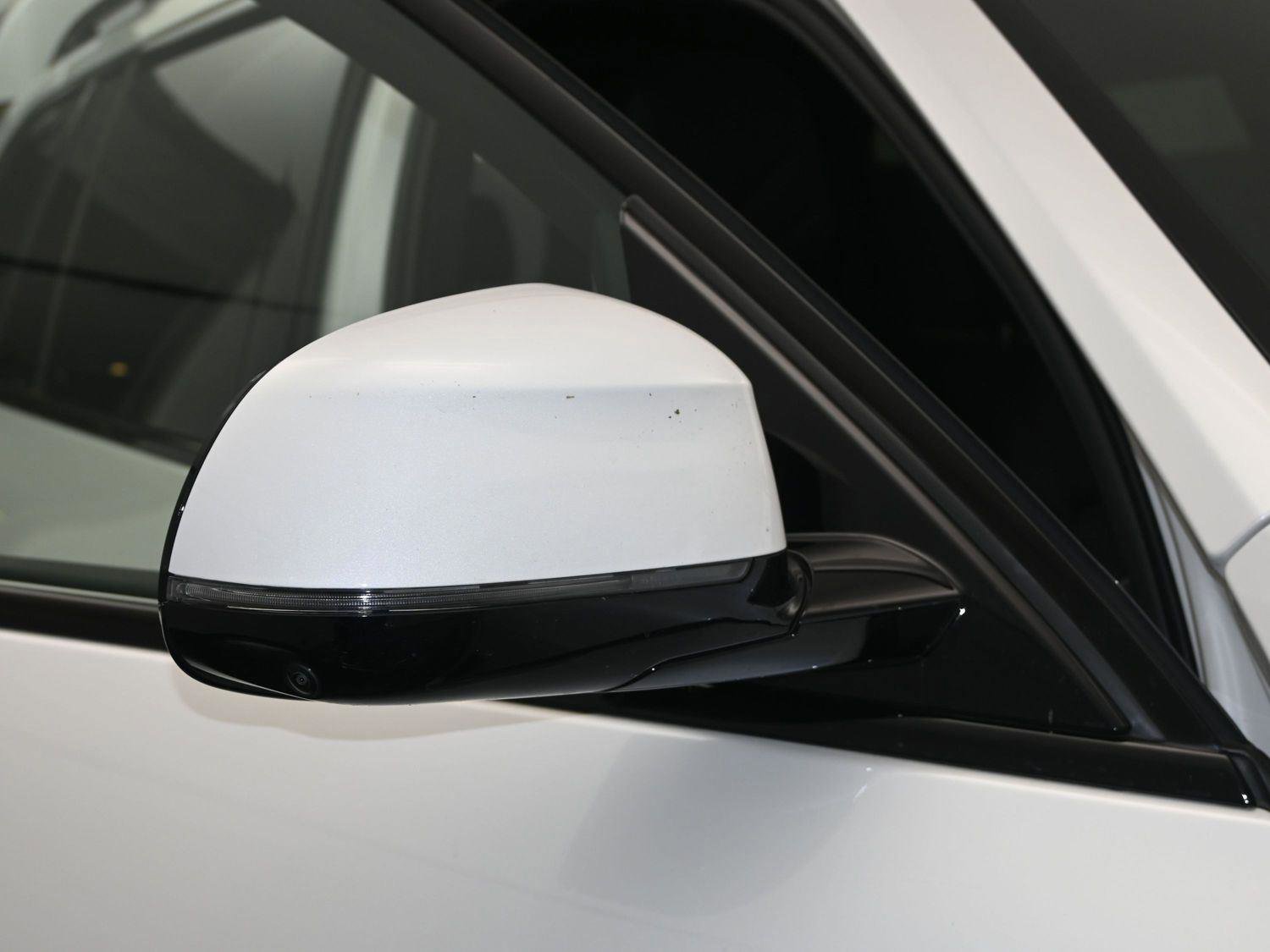 Used 2023 BMW X7 xDrive40i w/ Executive Package image 16