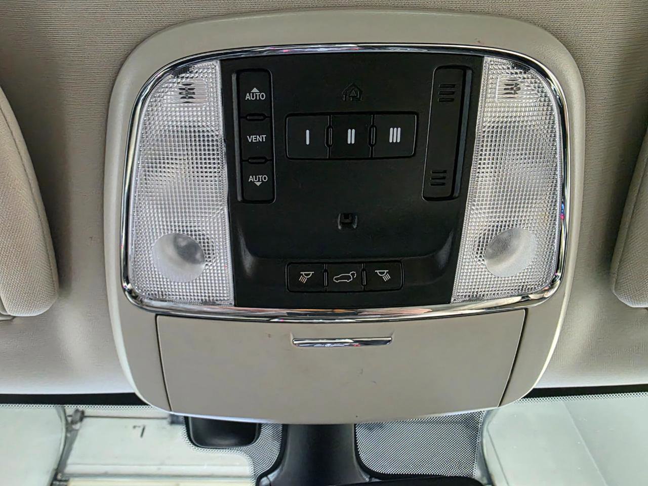 Used 2018 Dodge Durango Citadel w/ Technology Group AWD/4WD image 39