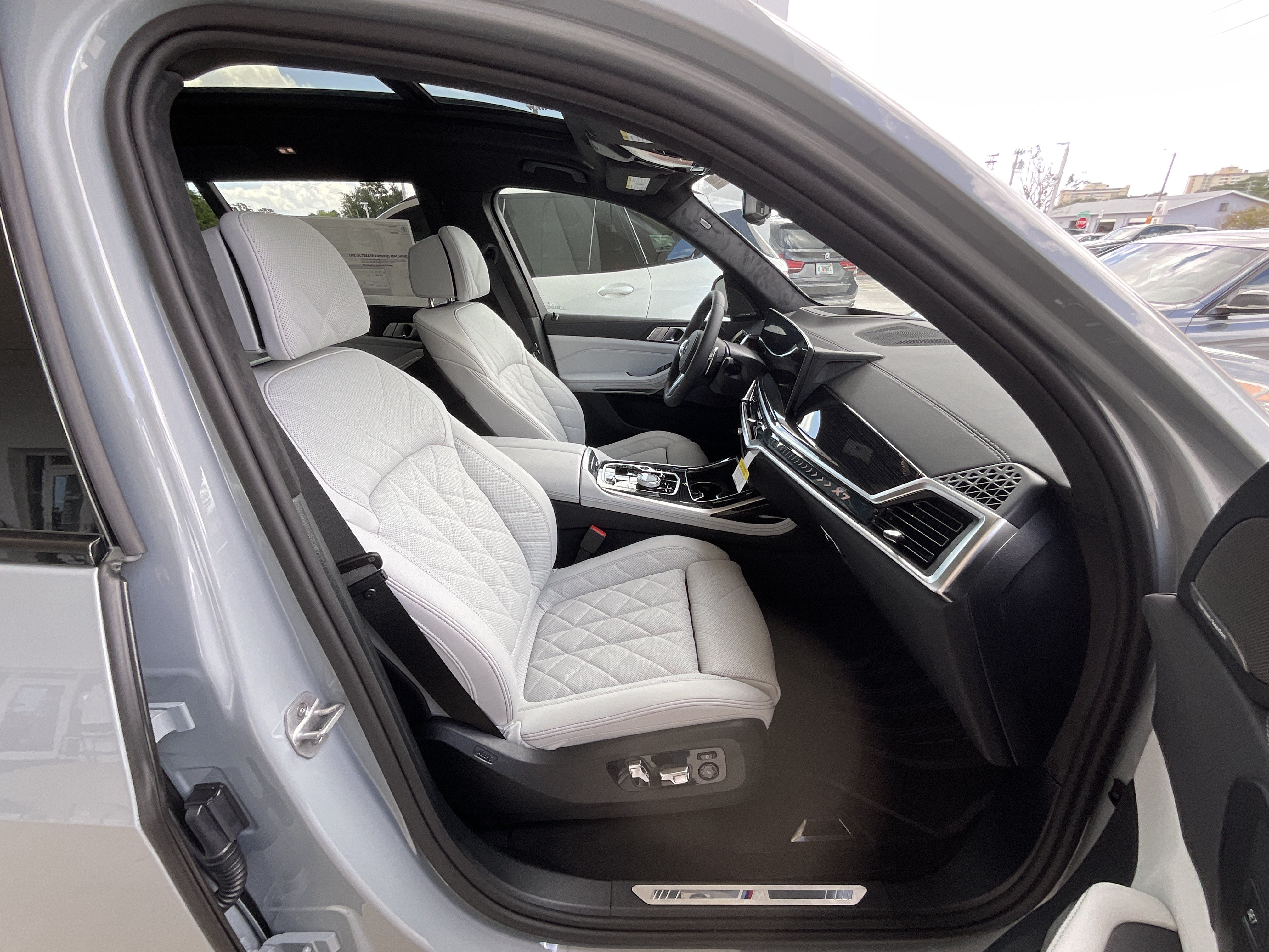 New 2027 BMW X7 xDrive40i w/ M Sport Package AWD/4WD image 23
