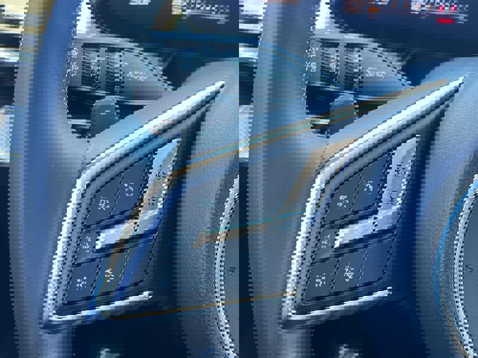 Certified 2025 Buick Envision Preferred image 21