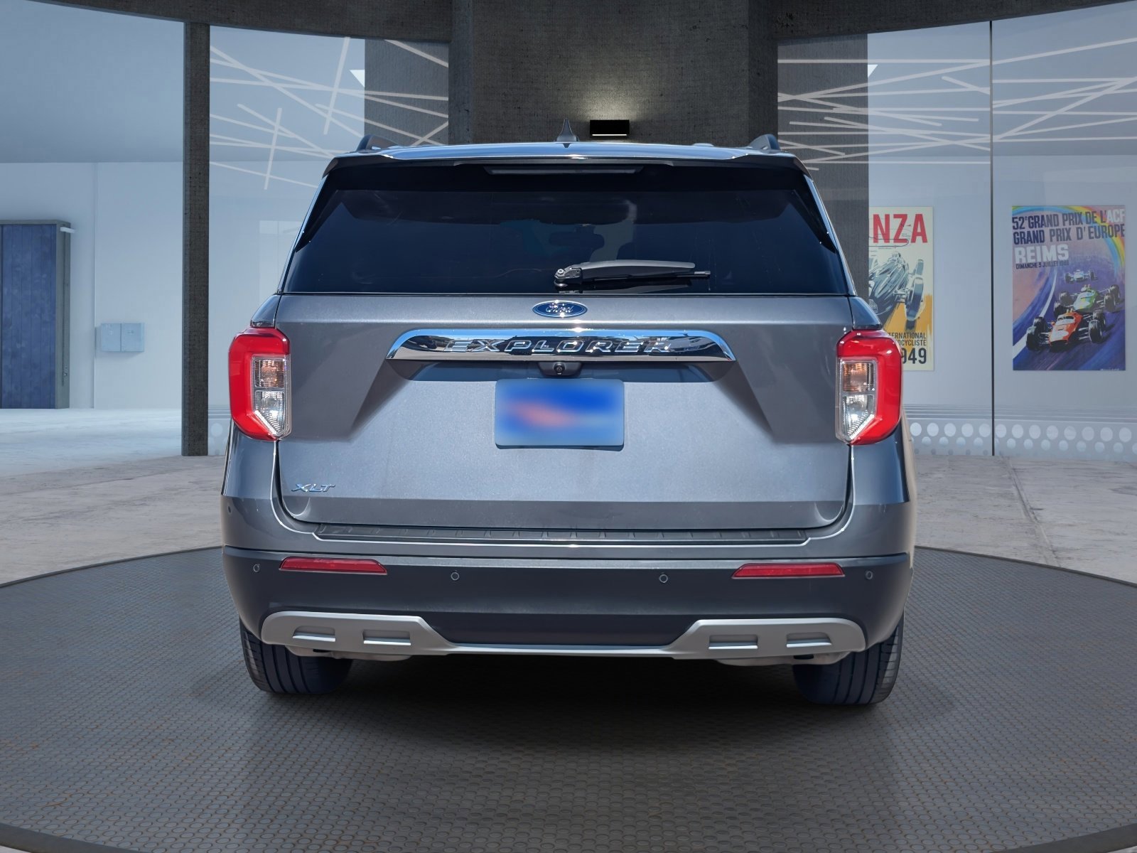 Used 2021 Ford Explorer XLT w/ Equipment Group 202A image 5