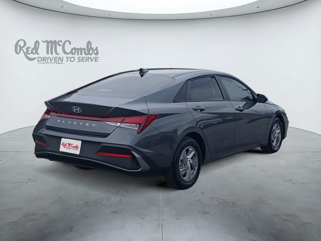 Used 2025 Hyundai Elantra SE FWD image 5