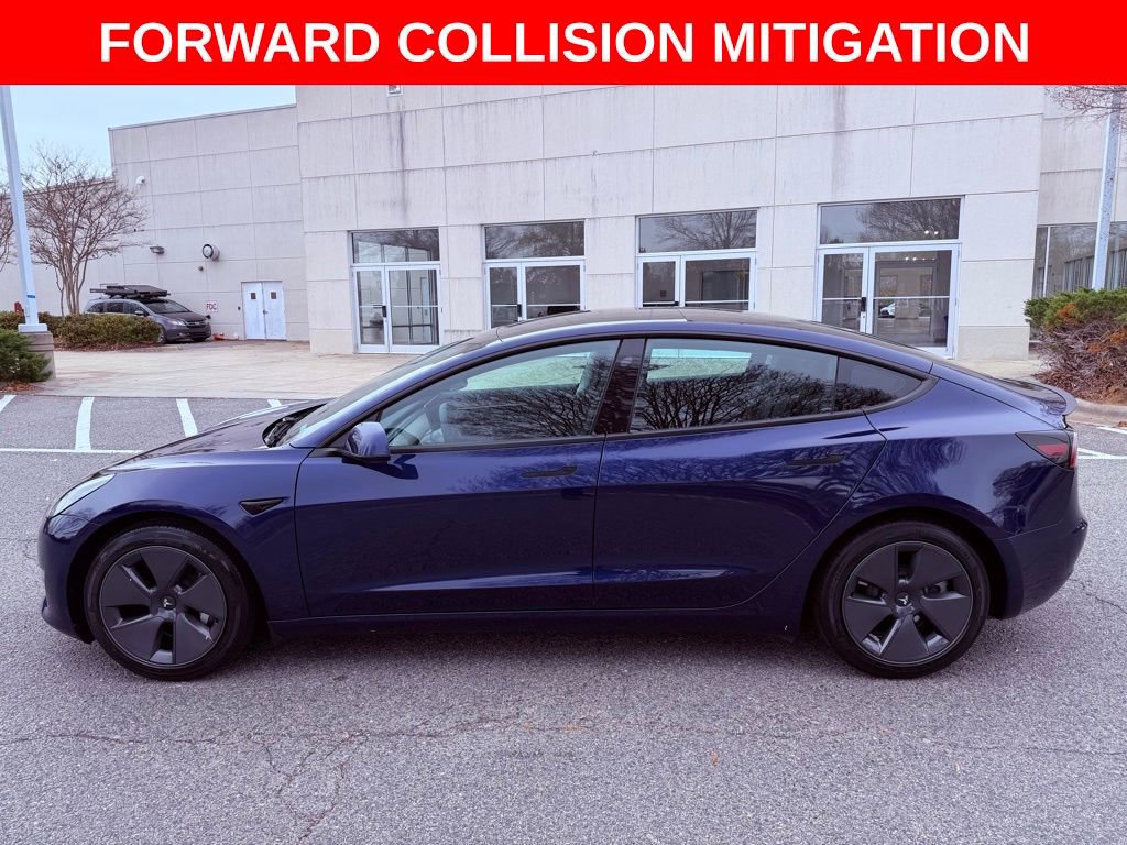 Used 2023 Tesla Model 3 Standard Range image 4