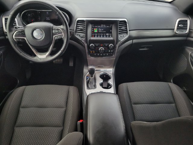 Used 2020 Jeep Grand Cherokee Laredo AWD/4WD image 12