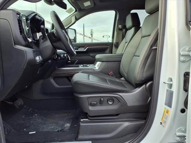 New 2025 GMC Sierra 2500 SLT w/ SLT Premium Package image 7