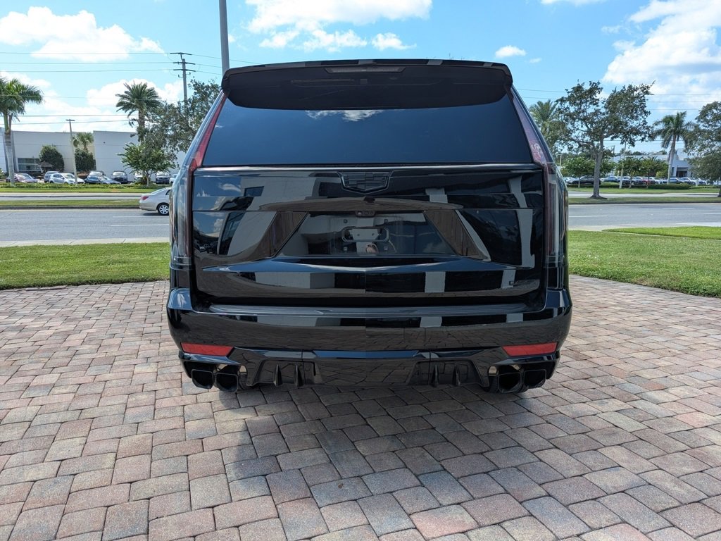 Used 2023 Cadillac Escalade V image 4