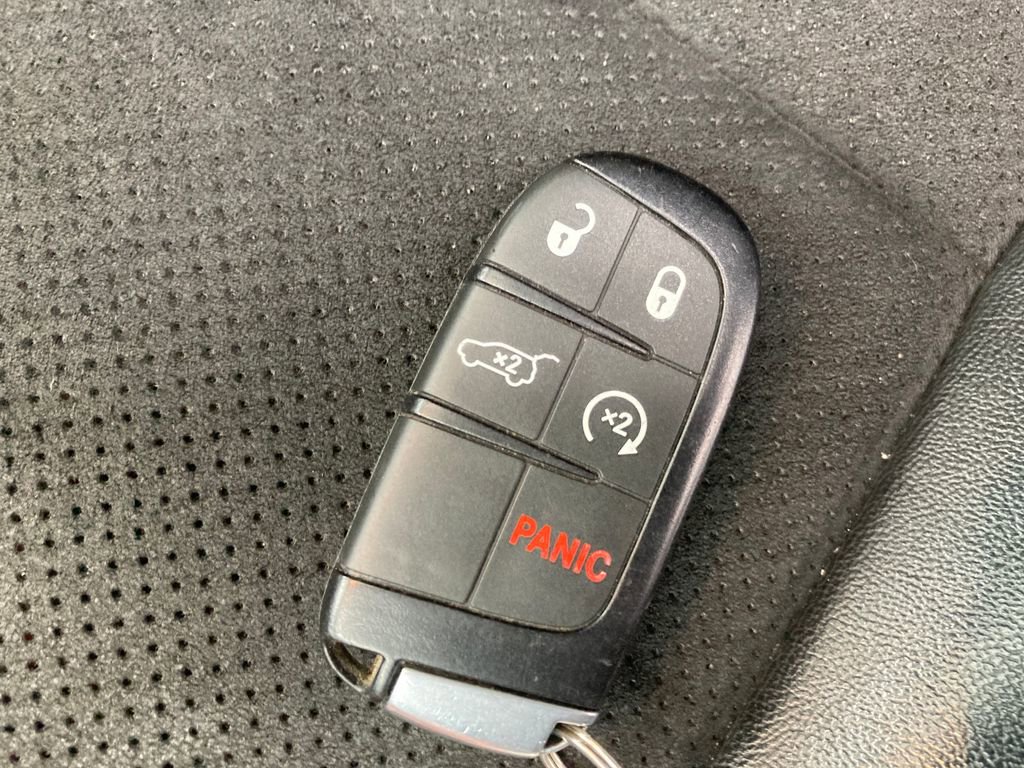 Used 2019 Jeep Grand Cherokee Altitude image 33