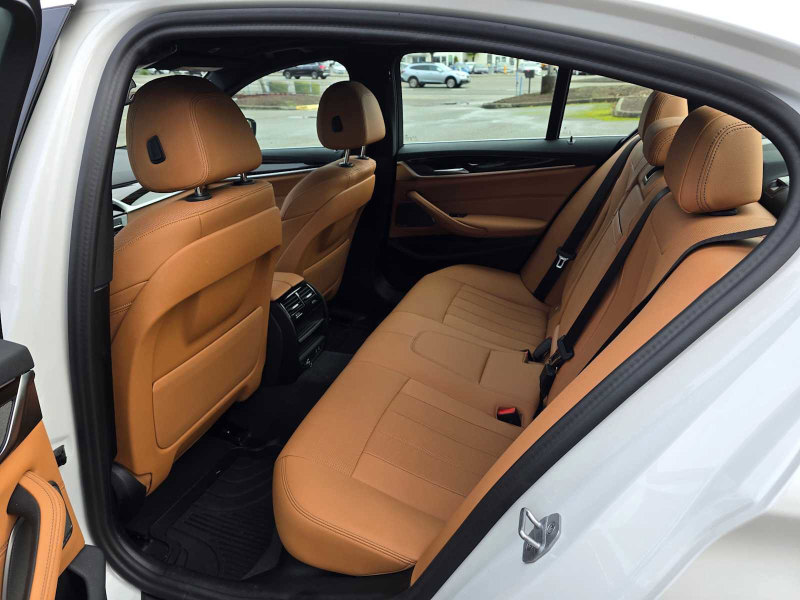 Used 2023 BMW 530e xDrive w/ Premium Package image 20