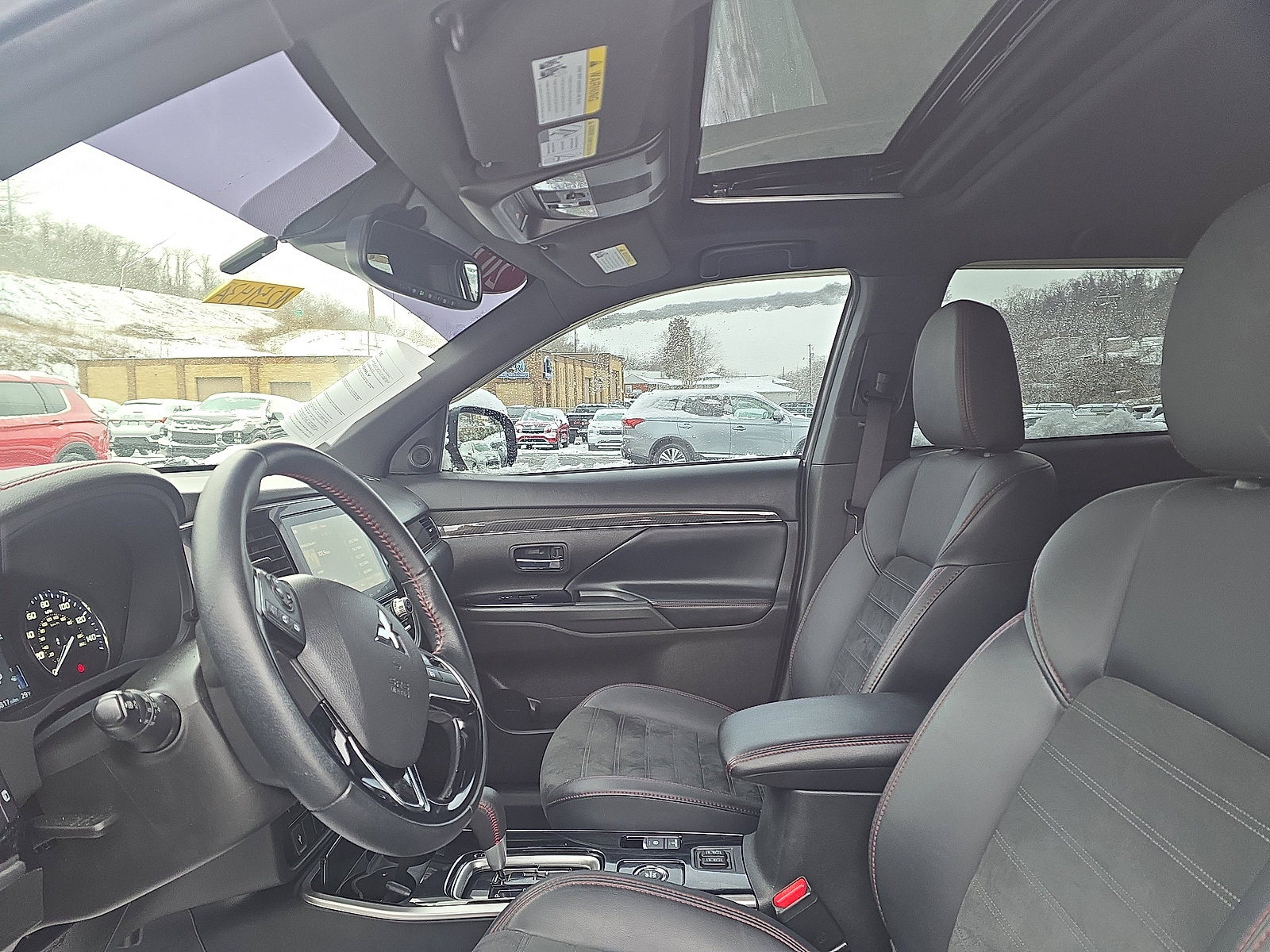 Used 2020 Mitsubishi Outlander LE image 11