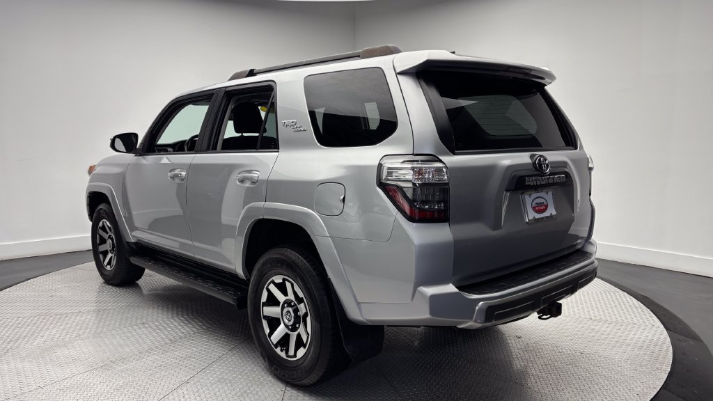 Used 2019 Toyota 4Runner TRD Off-Road AWD/4WD image 32
