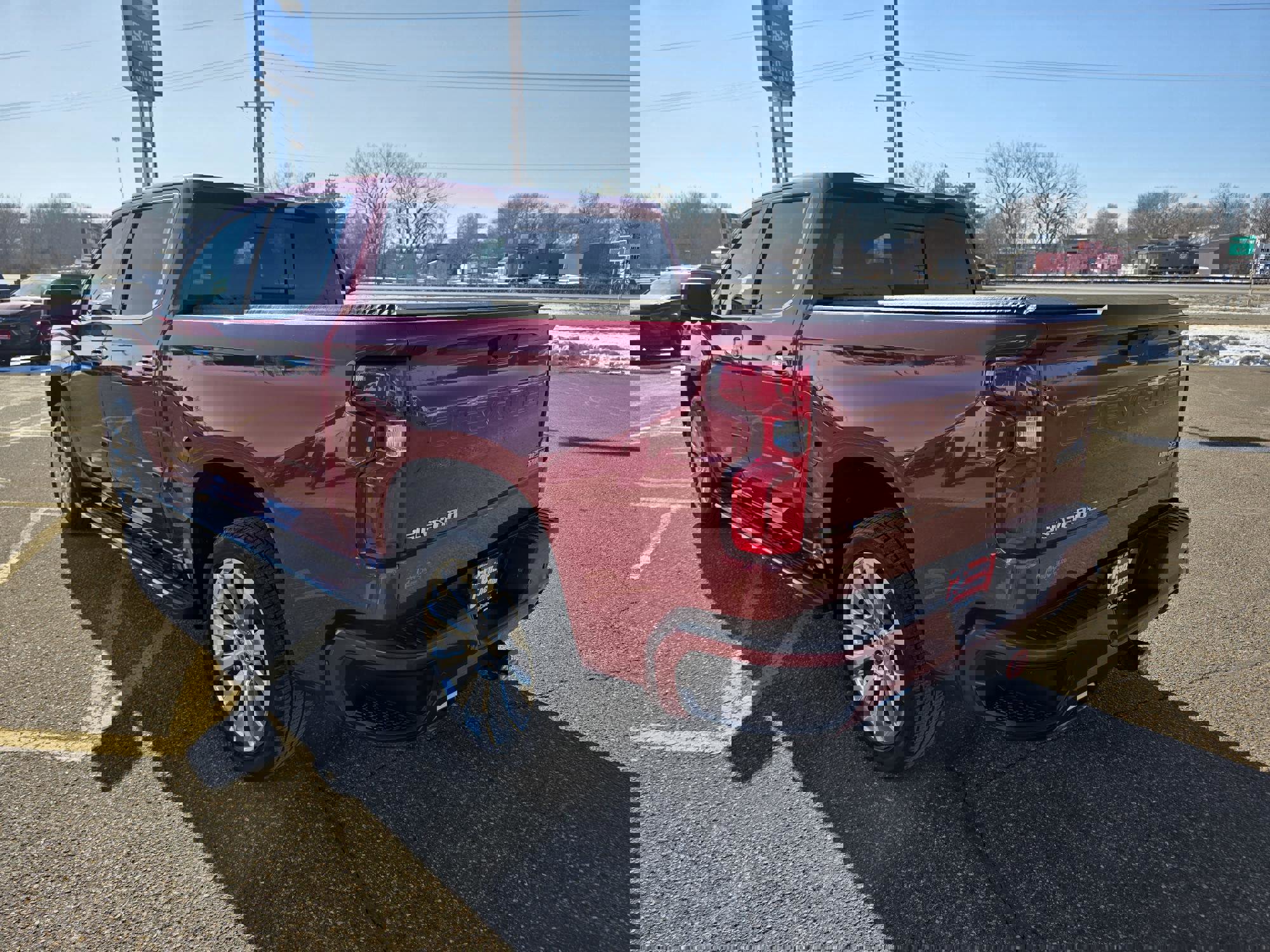 Used 2019 Chevrolet Silverado 1500 High Country w/ Technology Package image 3