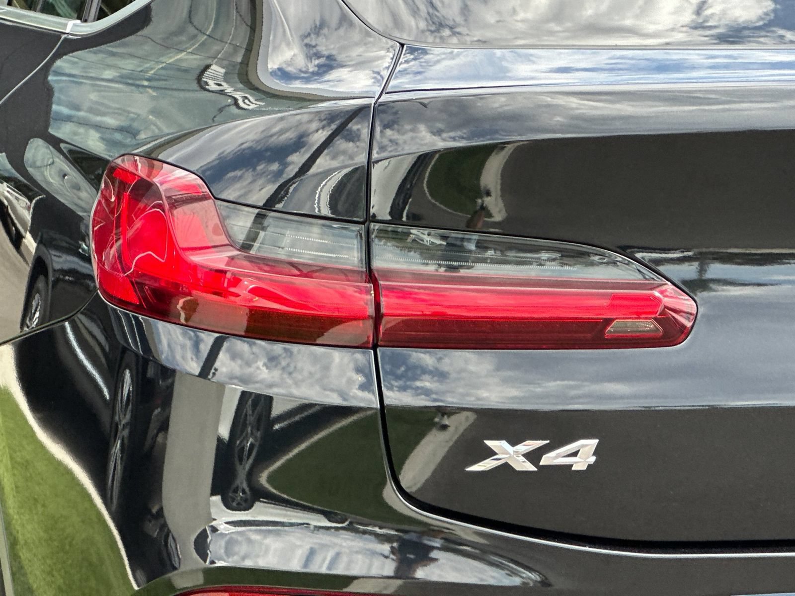 Used 2021 BMW X4 xDrive30i AWD/4WD image 32