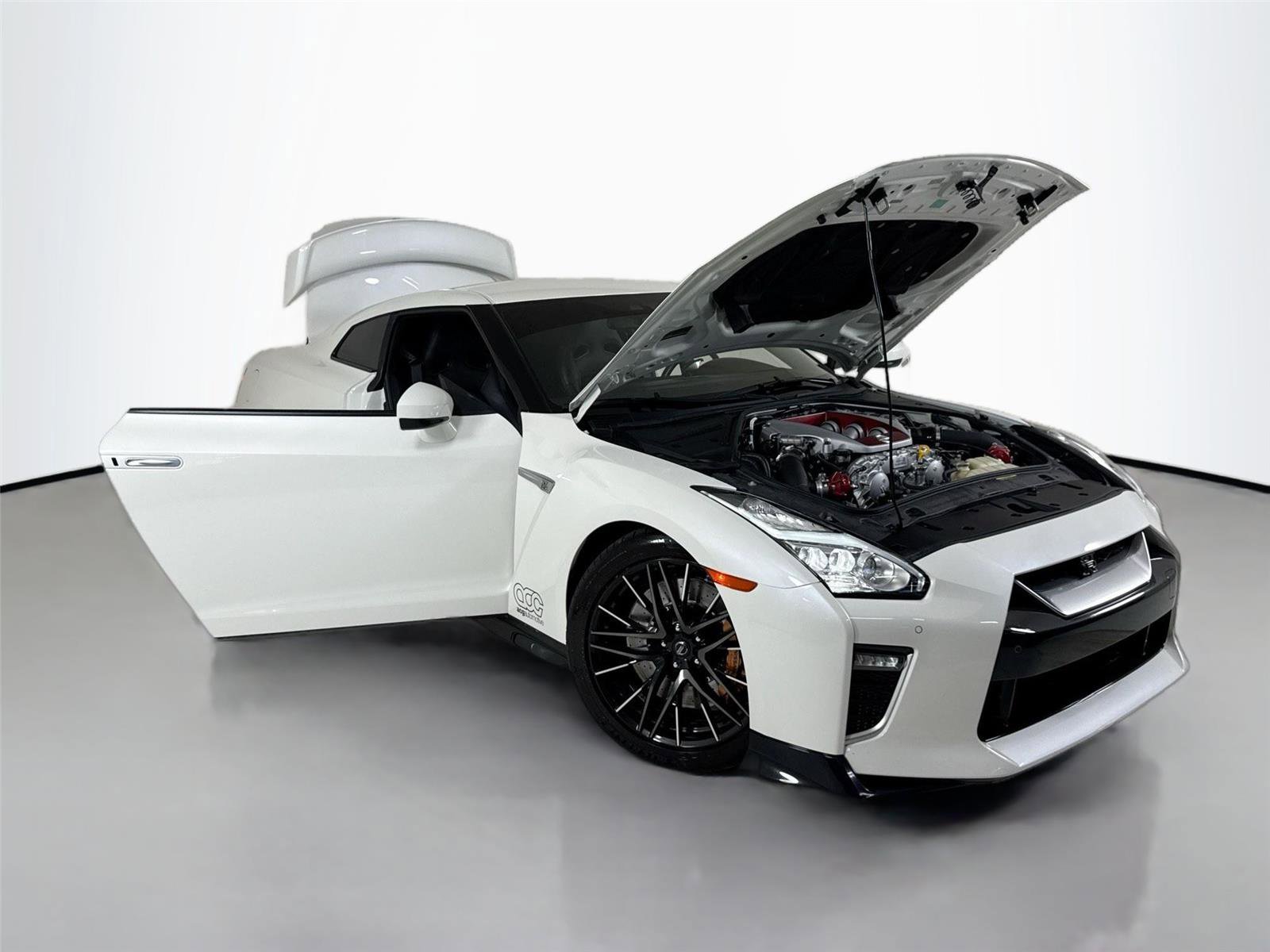 Used 2020 Nissan GT-R Premium image 40