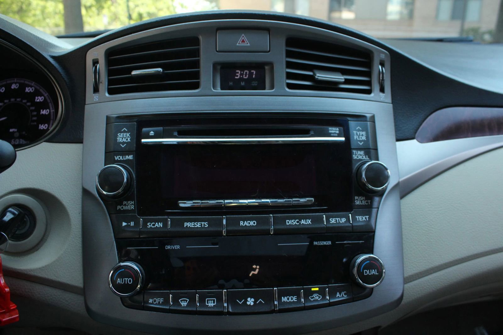 Used 2011 Toyota Avalon FWD image 32