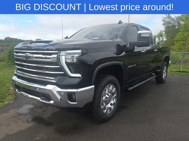 Used 2025 Chevrolet Silverado 2500 LTZ w/ LTZ Plus Package AWD/4WD image 2