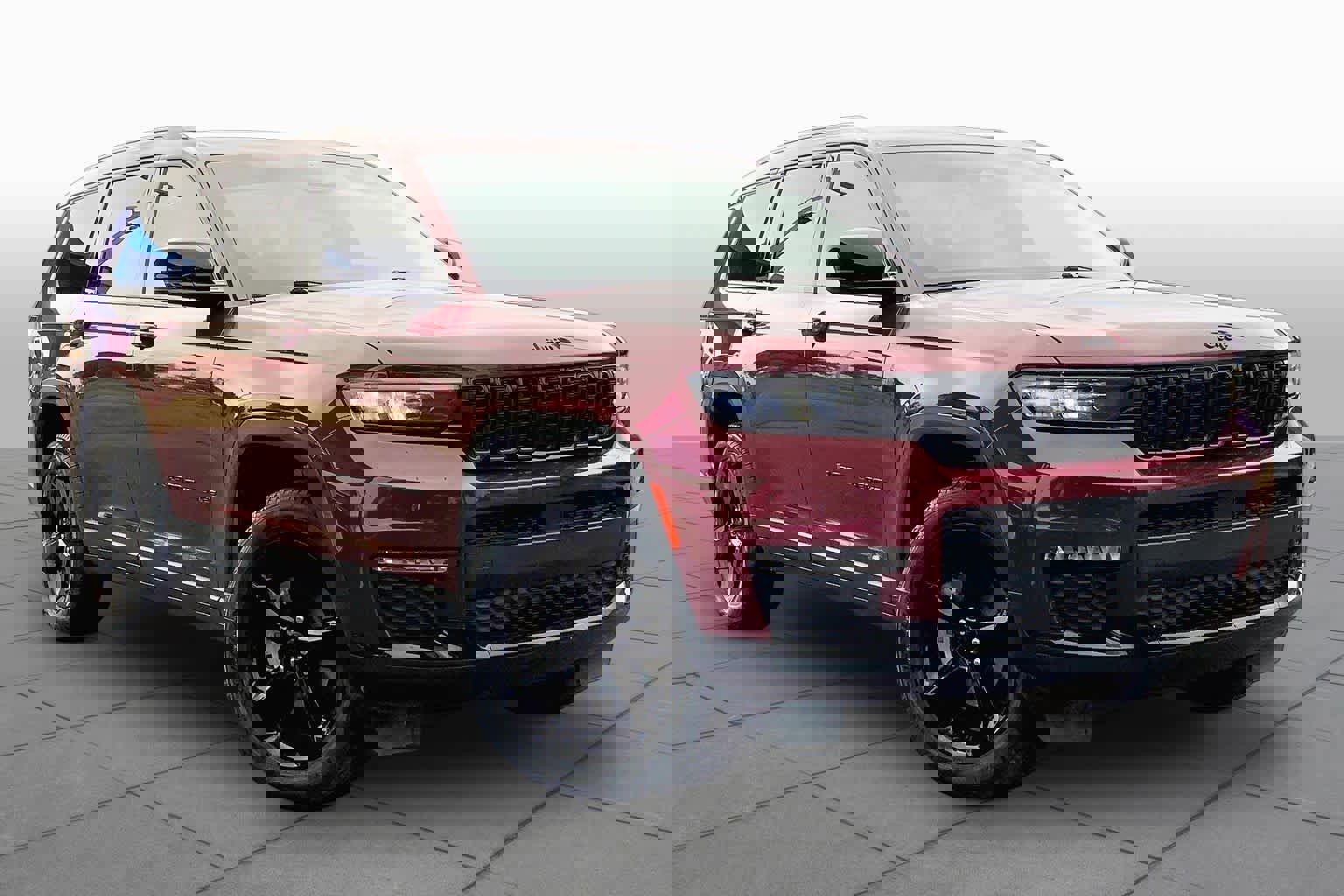 Used 2023 Jeep Grand Cherokee L Limited w/ Luxury Tech Group II image 3