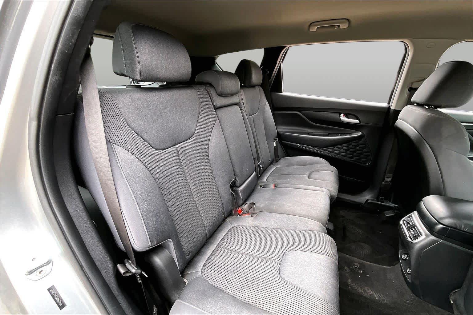 Used 2022 Hyundai Santa Fe SEL FWD image 18