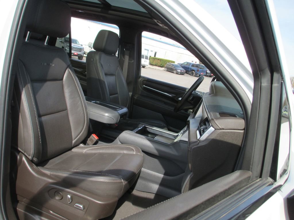 Used 2023 GMC Yukon Denali image 26