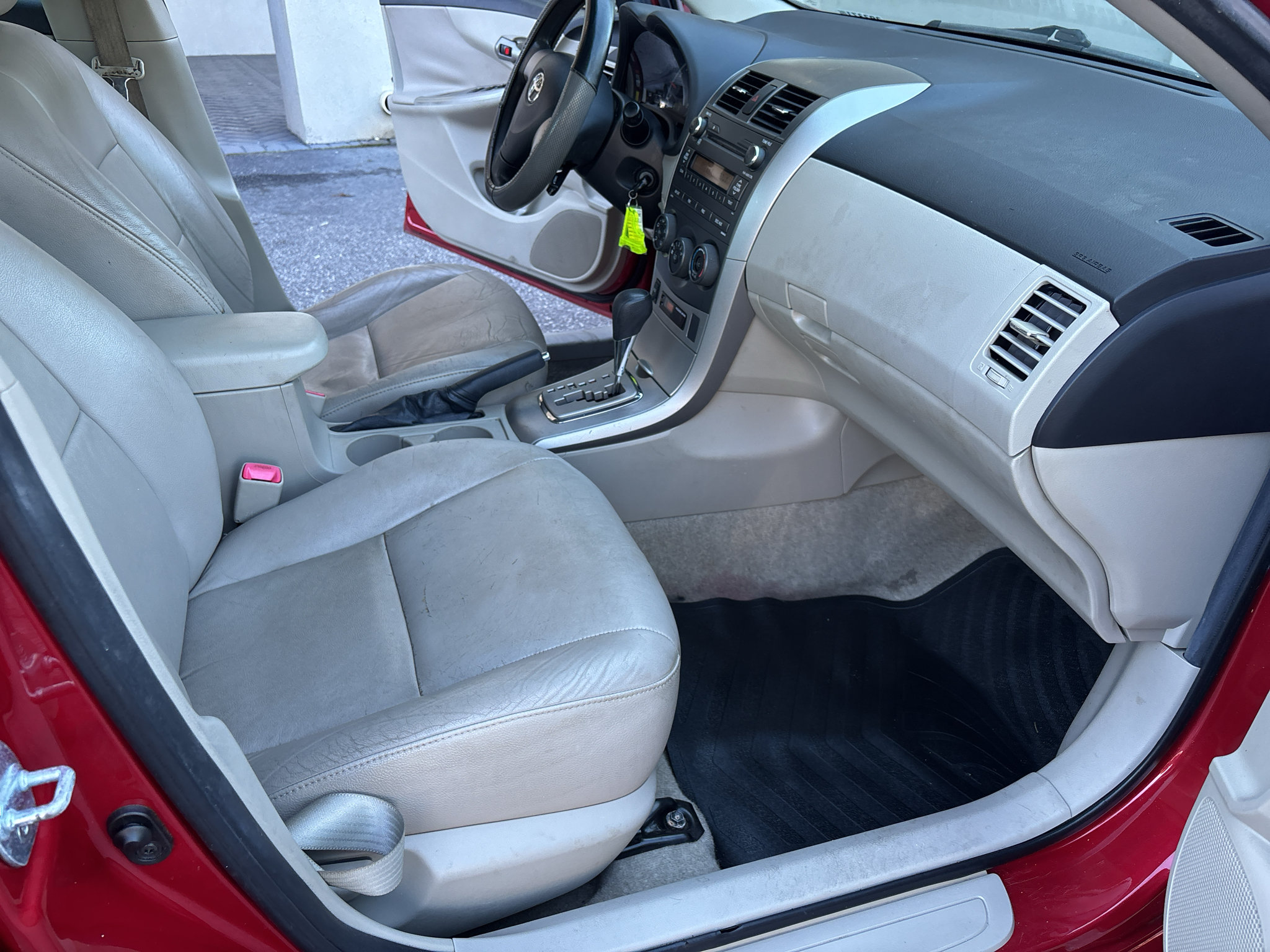 Used 2011 Toyota Corolla LE FWD image 14