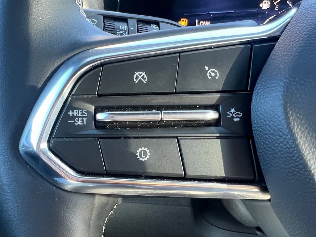 Used 2025 Chevrolet Traverse LT image 10