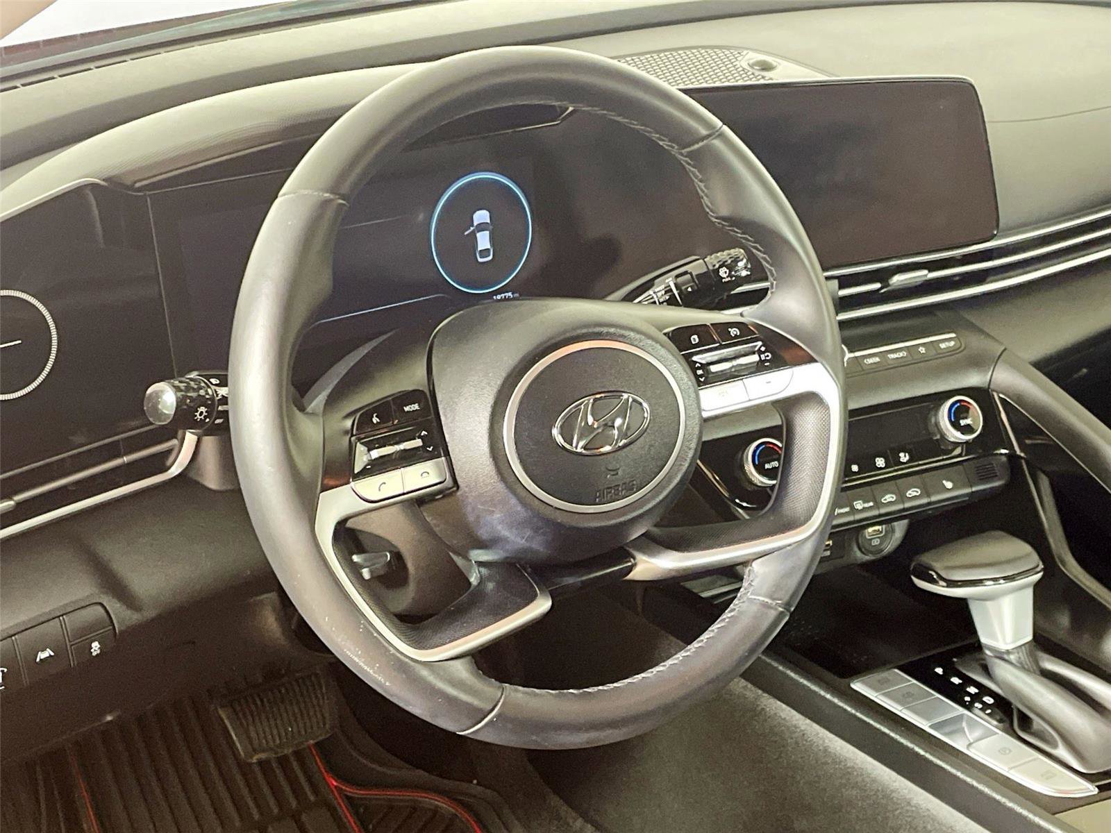 Used 2023 Hyundai Elantra SEL w/ Convenience Package FWD image 18