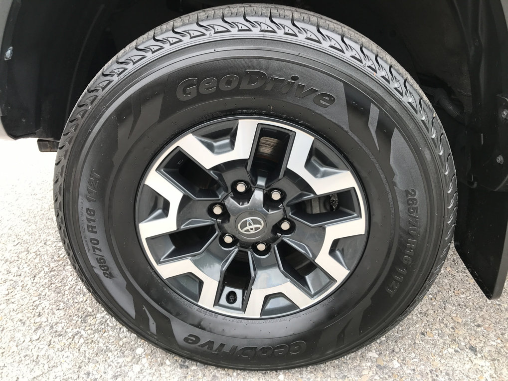 Used 2022 Toyota Tacoma TRD Off-Road w/ TRD Premium Off Road Package AWD/4WD image 11