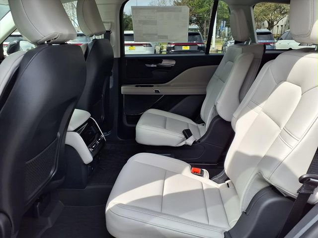New 2026 Lincoln Aviator 2WD image 8