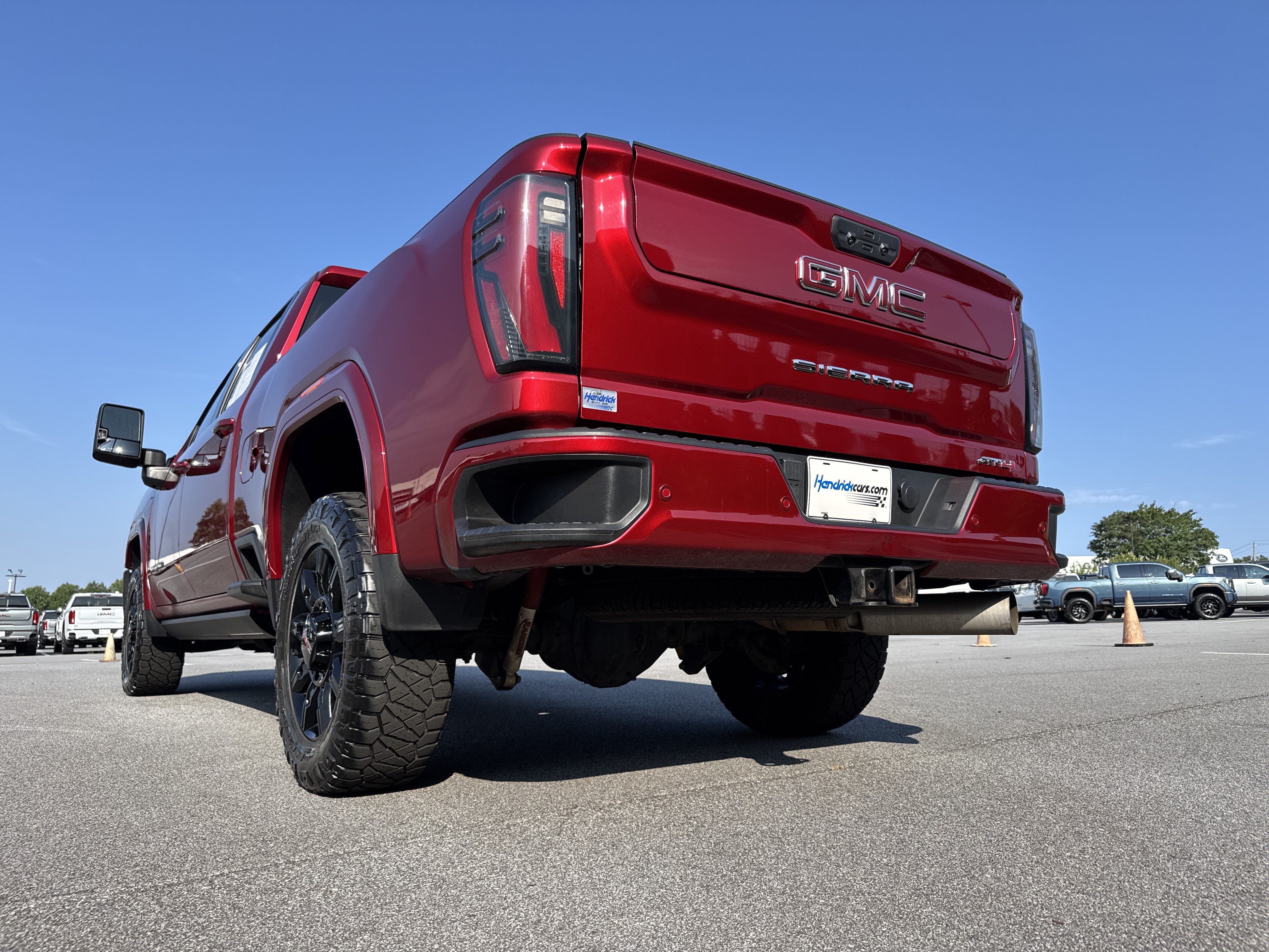 Used 2024 GMC Sierra 2500 AT4 w/ AT4 Premium Plus Package AWD/4WD image 8