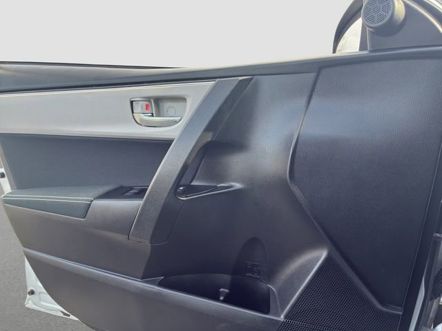 Used 2017 Toyota Corolla LE image 12