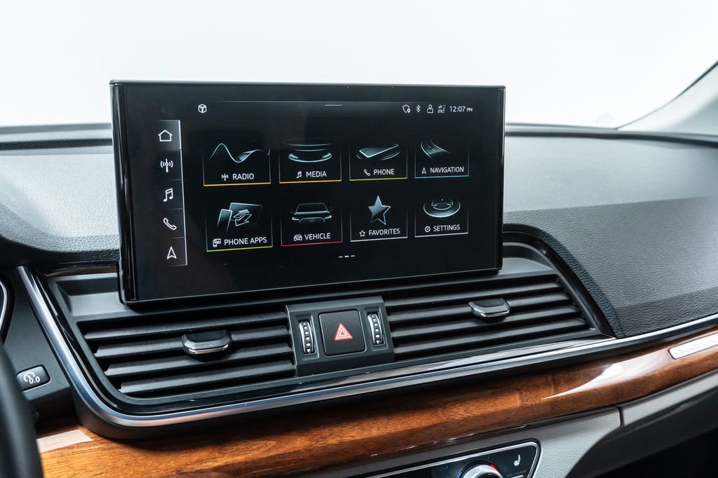 Used 2022 Audi Q5 e Premium w/ Convenience Package image 16