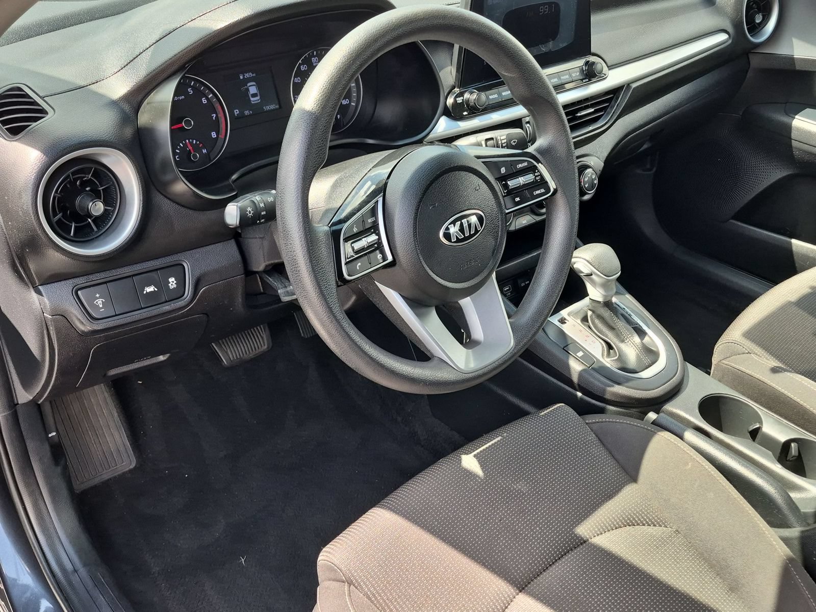 Used 2020 Kia Forte LXS FWD image 10