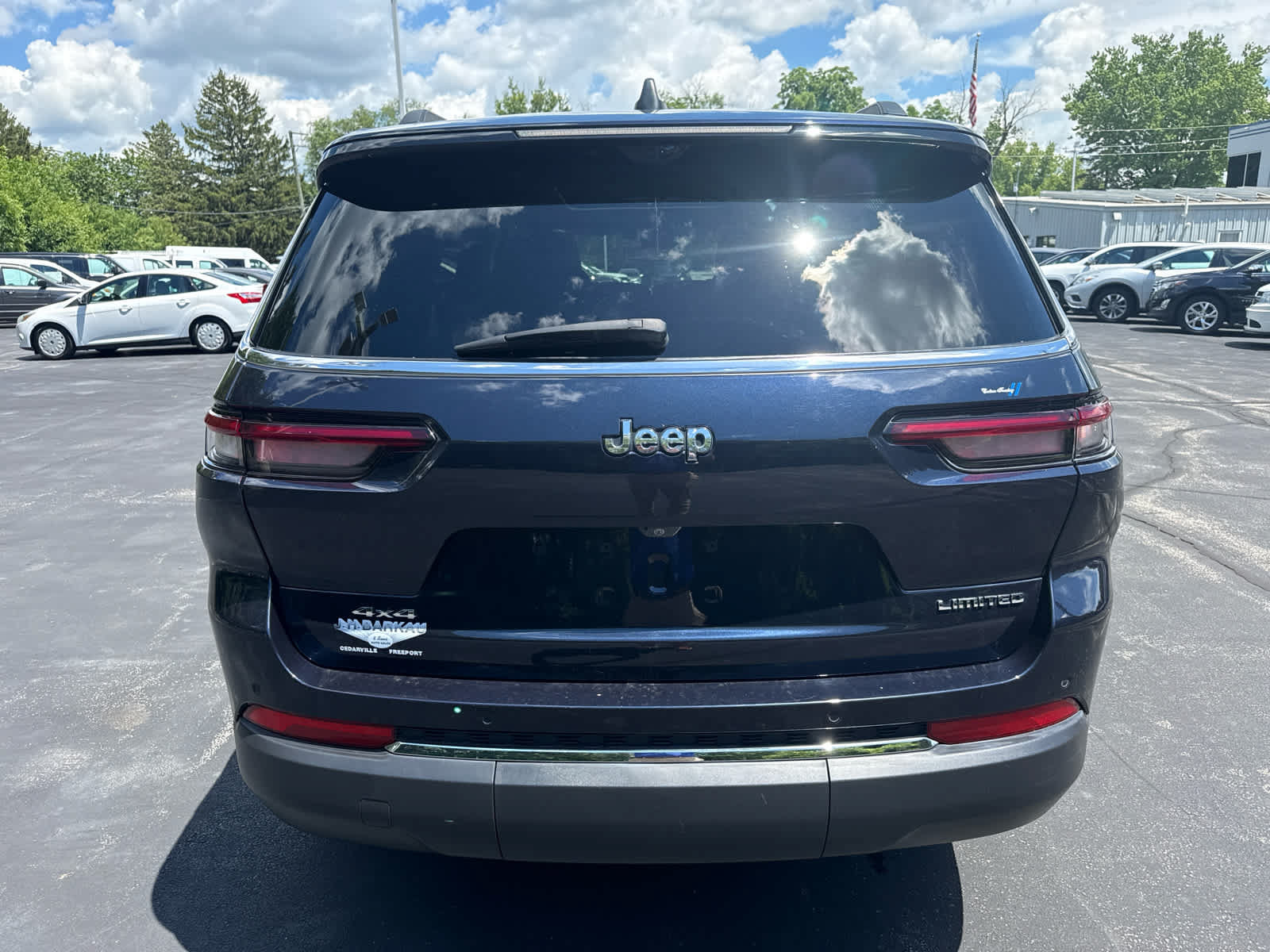 Used 2023 Jeep Grand Cherokee L Limited w/ Luxury Tech Group II AWD/4WD image 4