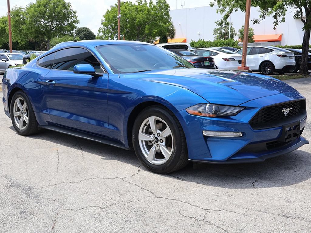 Used 2022 Ford Mustang Coupe RWD image 2
