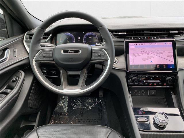 New 2025 Jeep Grand Cherokee Limited w/ Luxury Tech Group II image 21