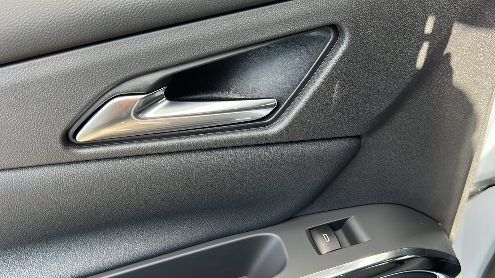 New 2026 Chevrolet Traverse LT w/ Midnight/Sport Edition image 12