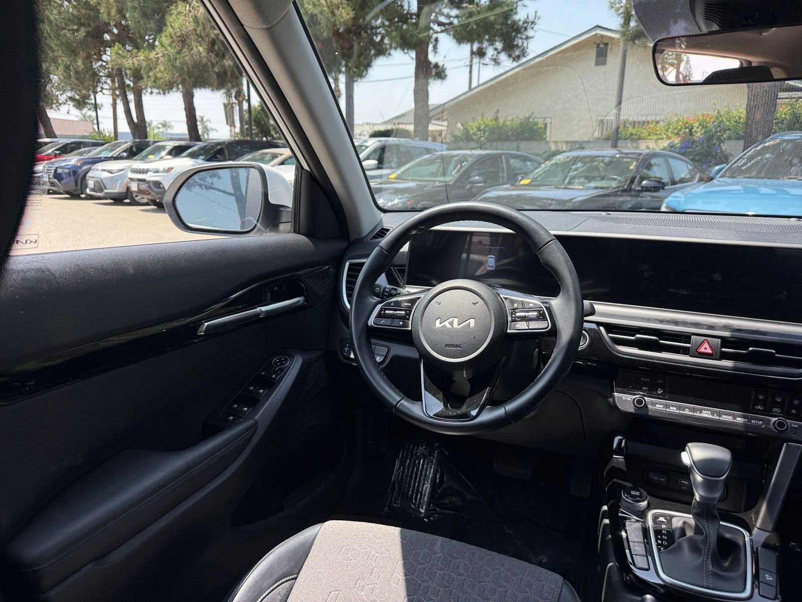 Used 2025 Kia Seltos S FWD image 32