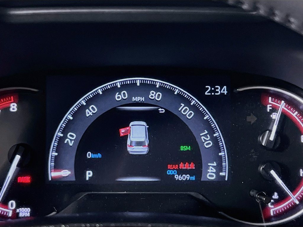 Used 2025 Toyota RAV4 XLE Premium FWD image 19