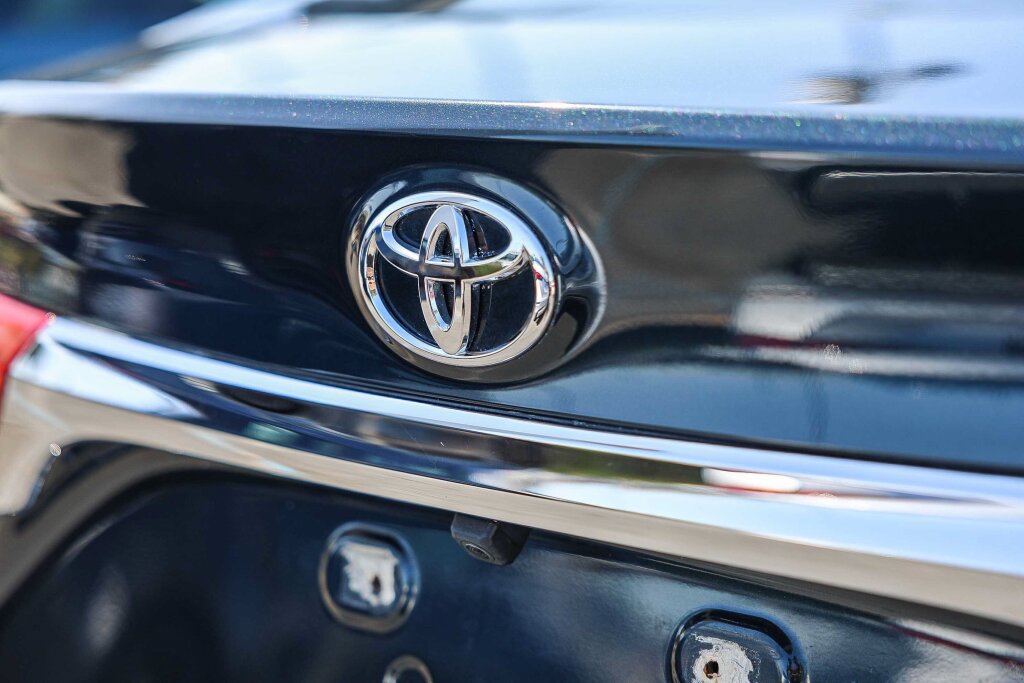 Used 2016 Toyota Avalon XLE Premium FWD image 25
