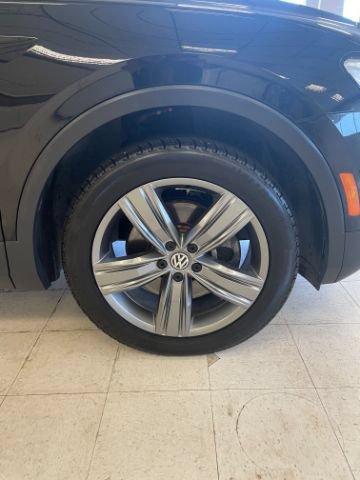 Used 2020 Volkswagen Tiguan SEL FWD image 25