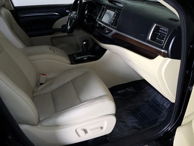 Used 2015 Toyota Highlander Limited image 36