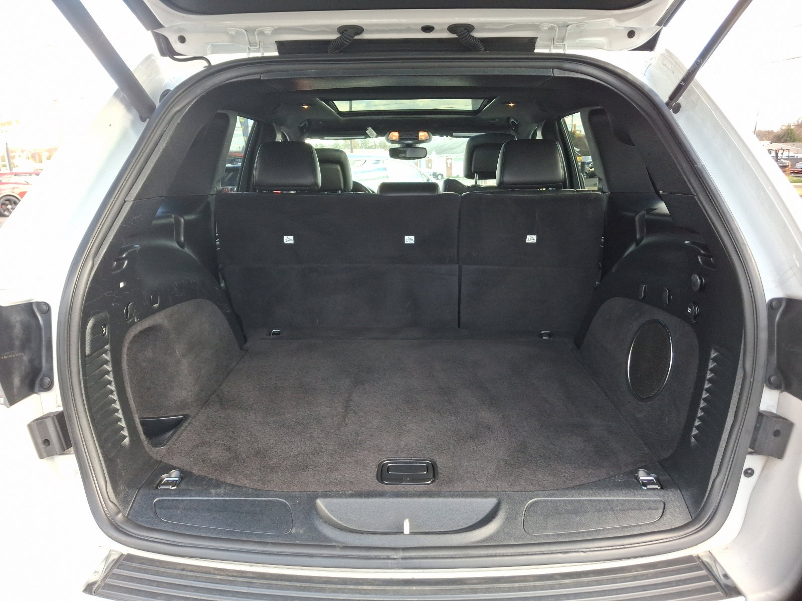 Used 2020 Jeep Grand Cherokee Limited w/ Luxury Group II image 31