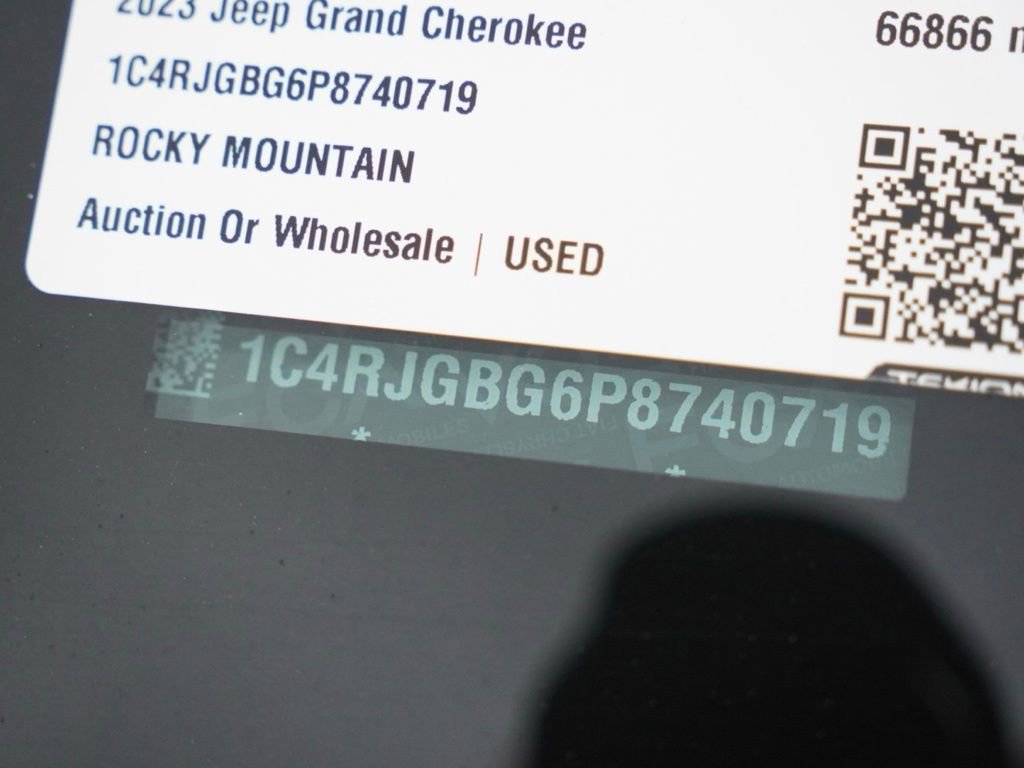 Used 2023 Jeep Grand Cherokee Limited image 28