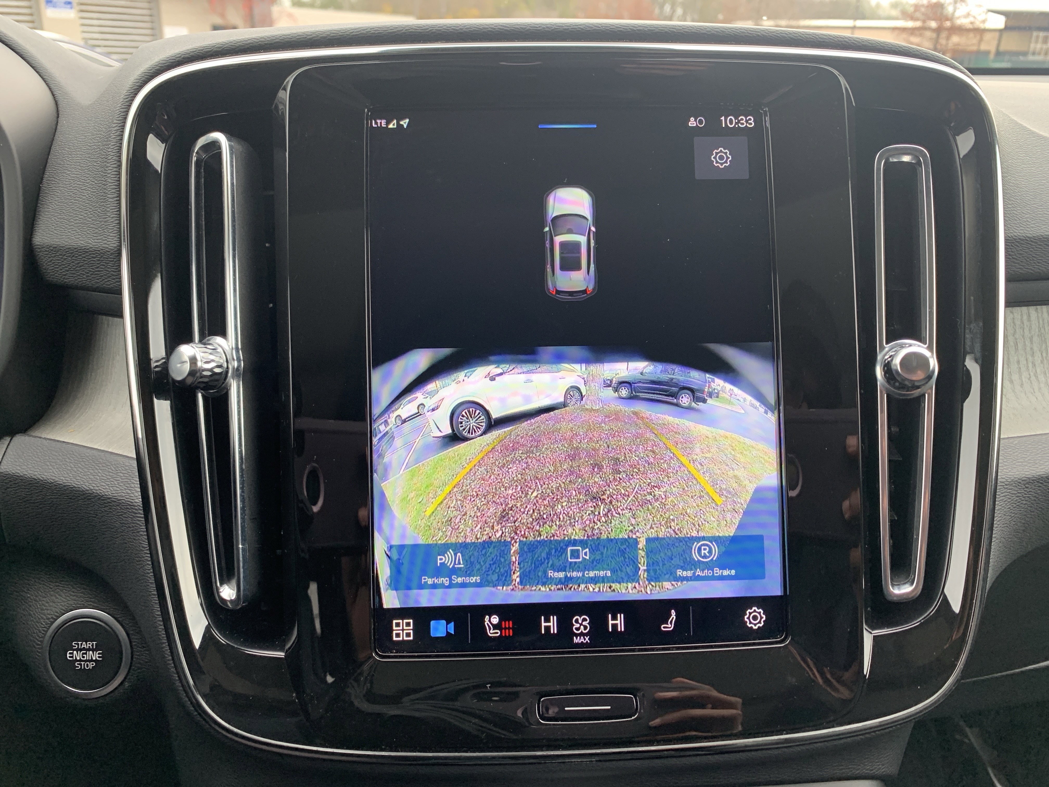 Used 2025 Volvo XC40 B5 Core image 25