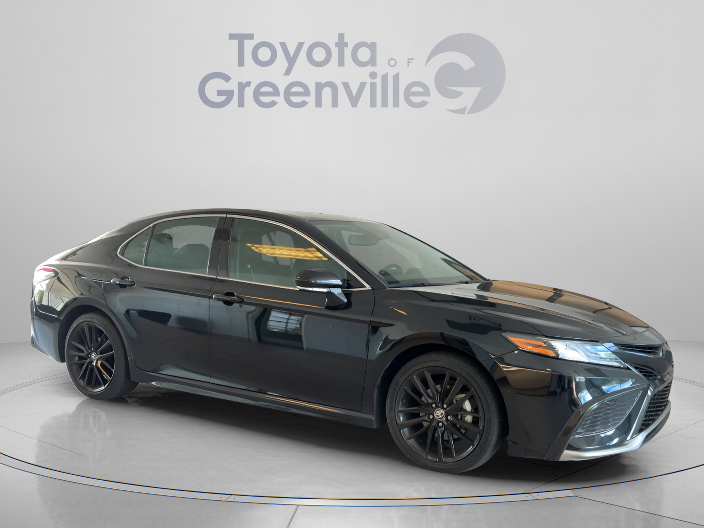 Used 2024 Toyota Camry XSE FWD image 8