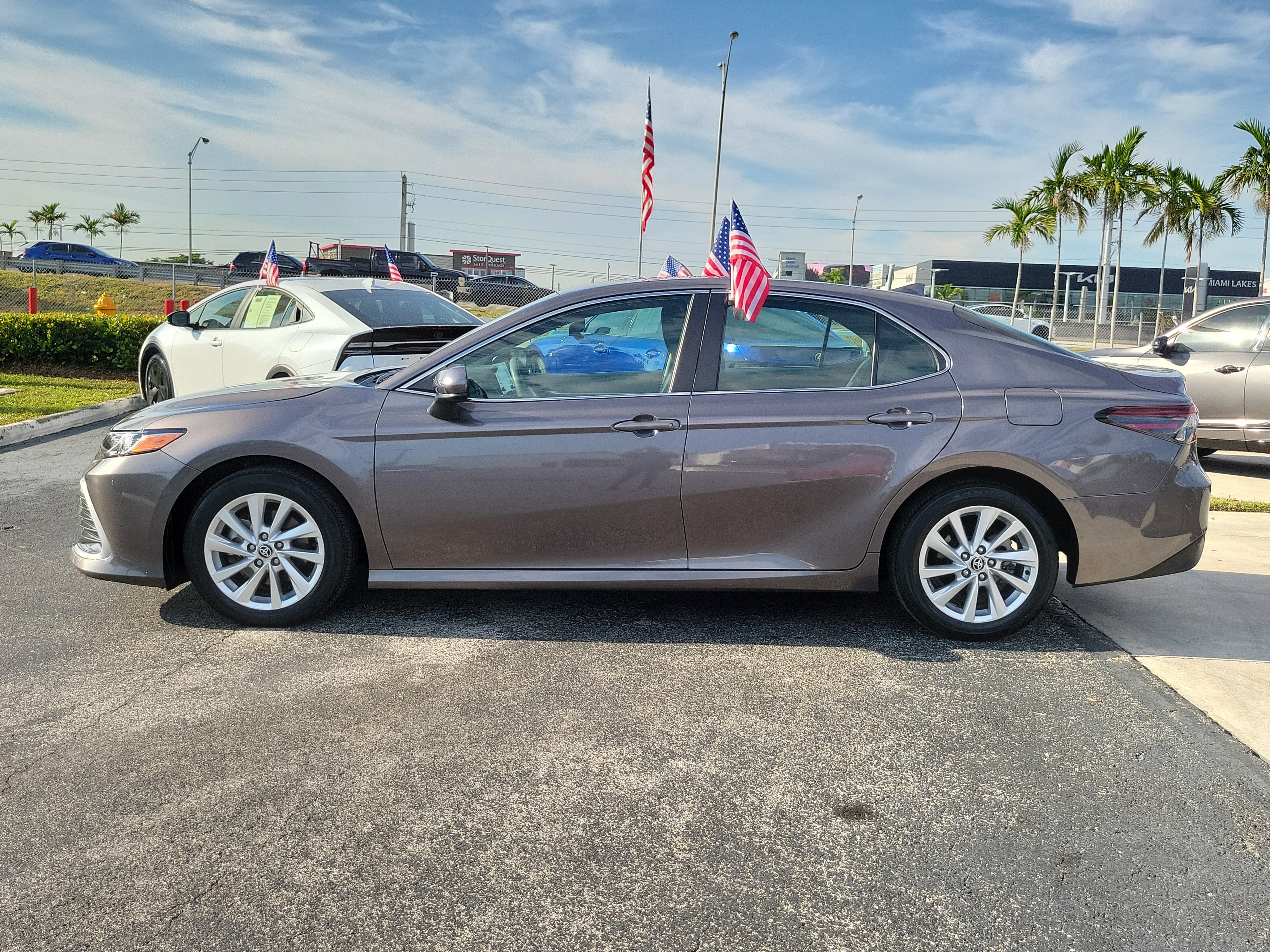 Used 2023 Toyota Camry LE FWD image 7